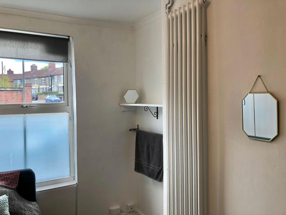 Nice Bedroom Close To The Train Station And The City Centre Norwich Bagian luar foto